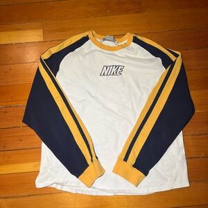 2000’s Nike long sleeve shirt